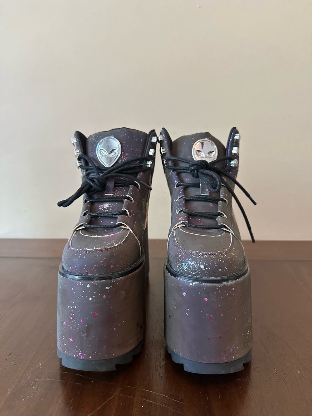 YRU Black Galaxy Glitter Paint-Splatter Qosmos Alien Platform Sneakers, Sz 6 - Picture 2 of 9